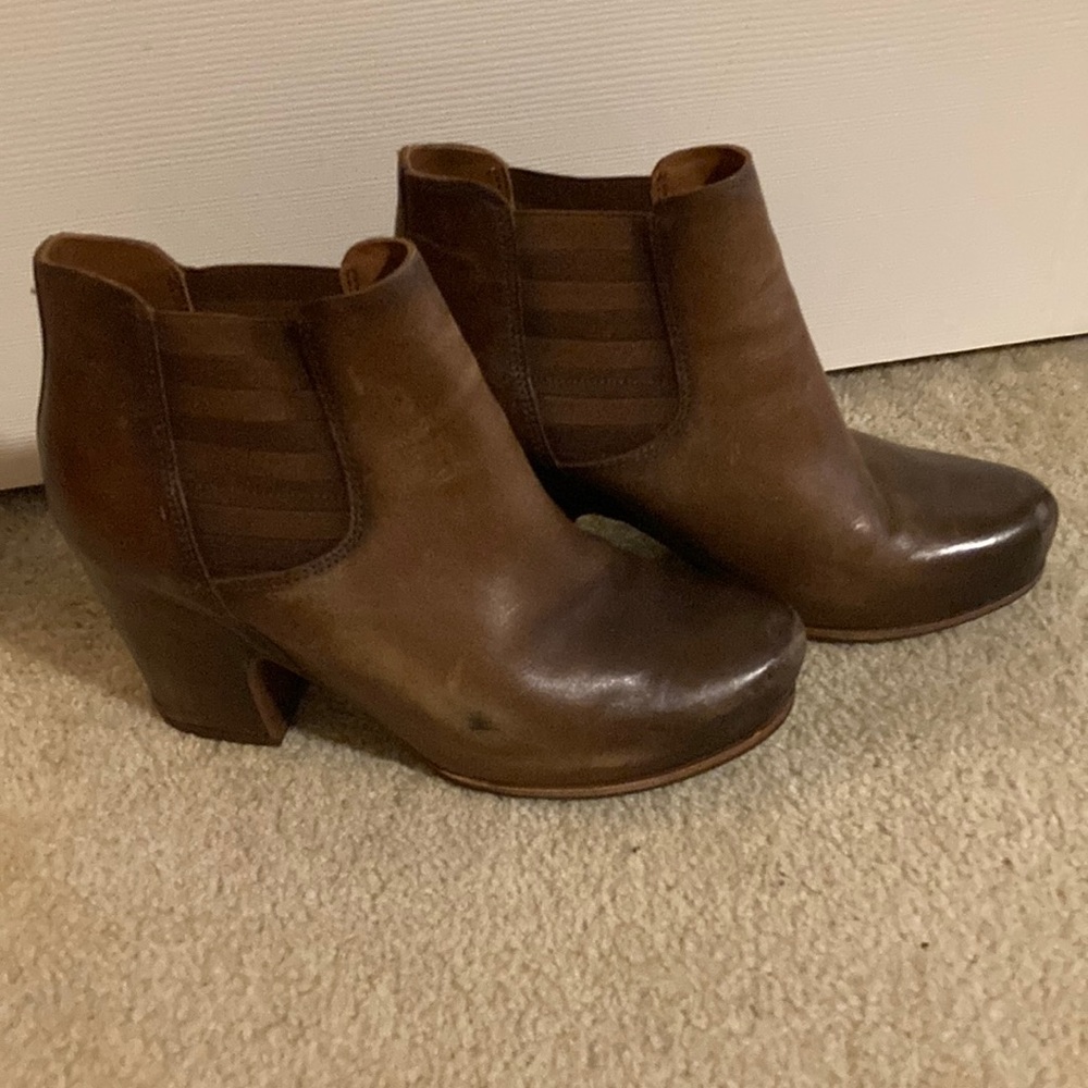 Distressed brown Kork-Ease slip on ankle boots, size 8.5